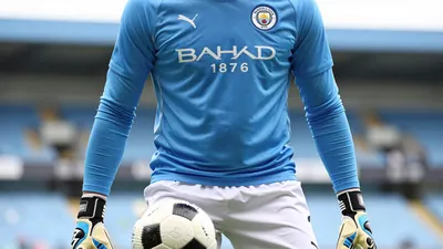 Bangor City 1876 fortify their team with a seasoned goalkeeper, enhancing their prospects in the Northern Ireland Premiership